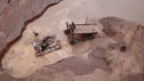 Gold-mining in the Peruvian Amazon Video stock 132191687