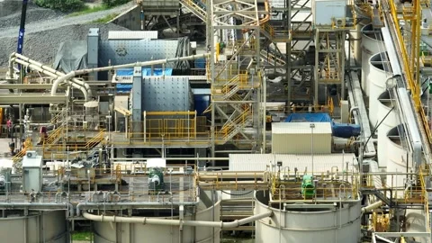 A gold mining processing plant with industrial machinery. 스톡 동영상 341906928