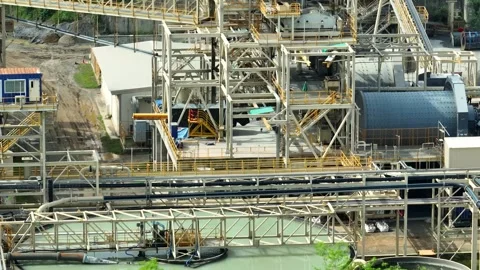 A gold mining processing plant with industrial machinery. 스톡 동영상 341906935