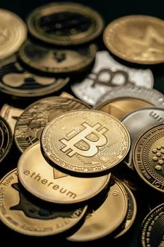 Golden bitcoin cryptocurrency Stock Photos