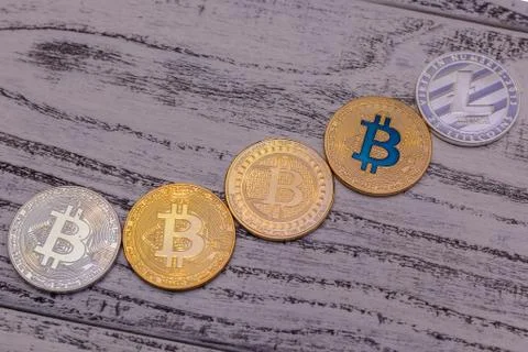 Golden bitcoin on Foto stock