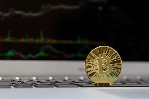 Golden bitcoin on Foto stock