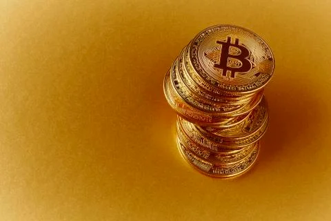 Golden Bitcoin stack Foto stock