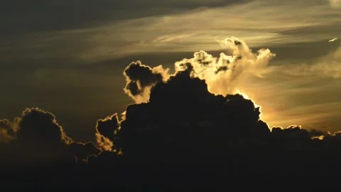 Golden clouds sunset Vidéo 237702062