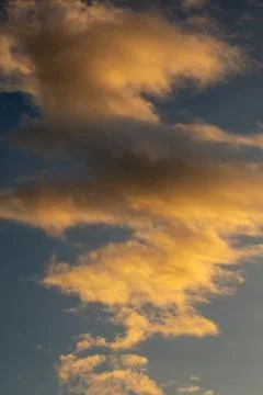 Golden Clouds at Sunset Stock-Fotos