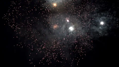 Golden Fireworks Exploding in Night Sky Vídeos de archivo 347745934