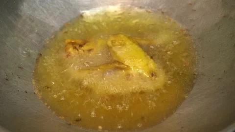 Golden Fried Chicken: Achieving Perfect Crispiness Stock Footage 314021565