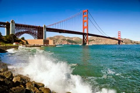 The Golden Gate Bridge w the waves Stock Photos