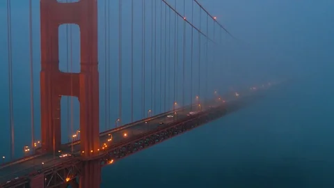 Golden Gate in the fog 動画素材 79783397