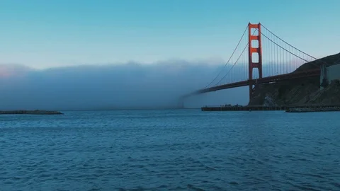Golden Gate in the fog Vidéo 79783398