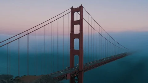 Golden Gate in the fog Stockbeeldmateriaal 79783491