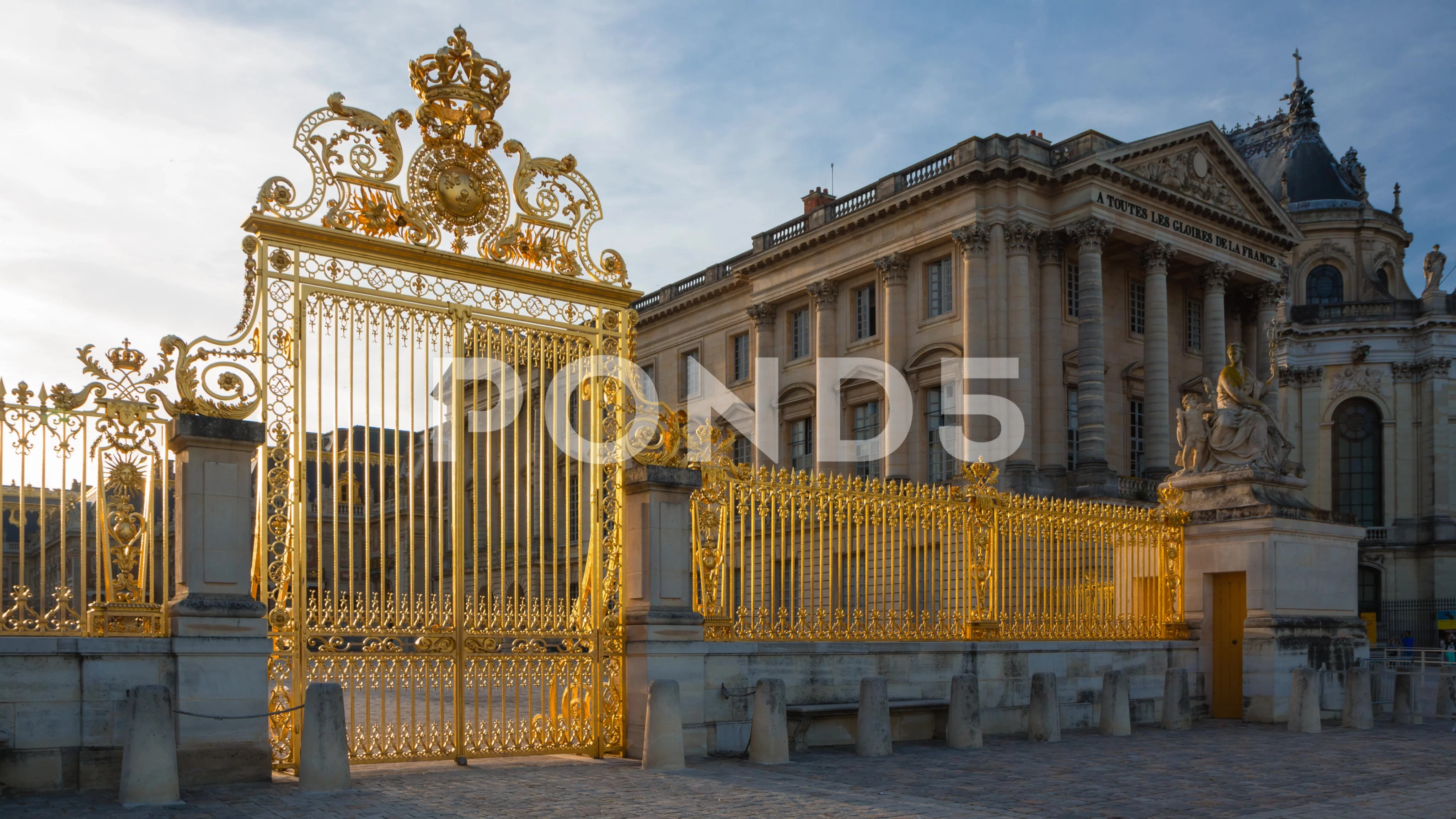 VERSAILLES: The King's Golden Gate