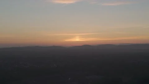 Golden Glowing Sunset Above Rolling Hill Silhouettes, Aerial View Vidéo 340009533