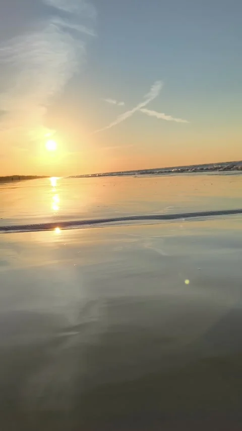 Golden Hour Beach Sunset Vertical Video Ocean Waves Reflection Stock Footage 340381627
