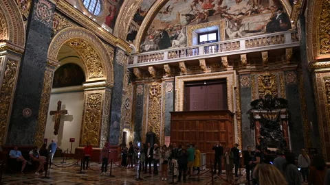 Golden interior of St John's Co-Cathedral in Valletta Malta Vídeo Stock 223110309