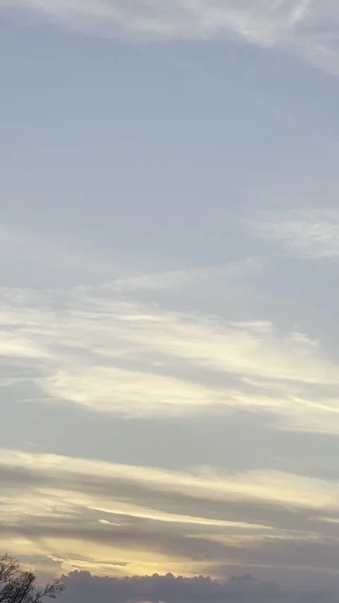 Golden Layered Clouds at Sunset Видео 344900691