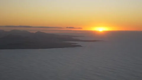 Golden Ocean Sunset Timelapse with Dramatic Light Reflection 스톡 동영상 331675481