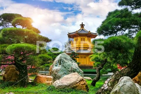 The Golden Pavilion of absolute perfection in Nan Lian Garden Stock Photos