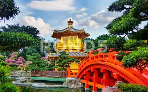 The Golden Pavilion of absolute perfection in Nan Lian Garden in Chi Lin Nunnery Stock Photos