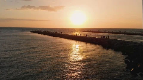 Golden Sunset Over Jetty Pass 库存影片 89852226