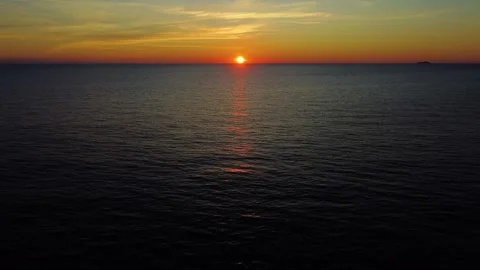 Golden sunset reflecting over the adriatic sea in dubrovnik Stock Footage 337080595