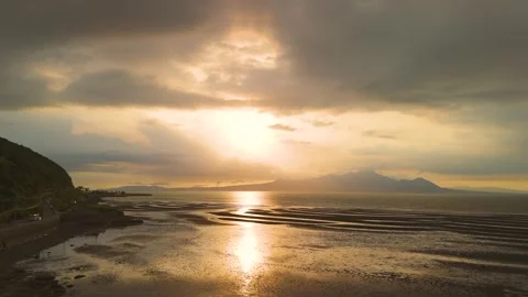 Golden Sunset Reflections on the Ocean from Above Vídeos de archivo 336390326