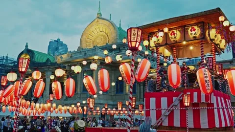 Golden Temple Dome Under Pale Dusk Sky Above Dense Lantern Clusters Video stock 345817488