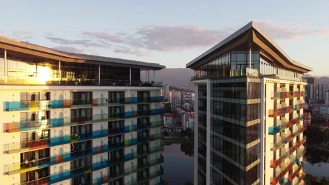 Golden tower Stockbeeldmateriaal 162701337