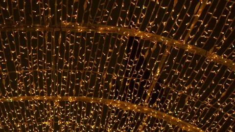 Golden twinkling string lights abstract background 库存影片 334577917