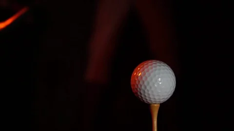 Golf balls and combustible golf clubs 库存影片 128954053