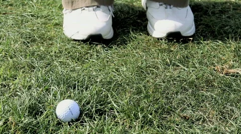 Golf chip shot side from the side Video stock 560651