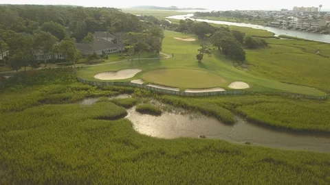 Golf Course flyover with Drone - 4K - Myrtle Beach Stockbeeldmateriaal 111645313