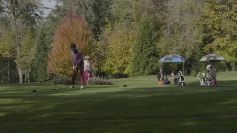 Golf course. Ladies playing on tee. Stock-Footage 142600157