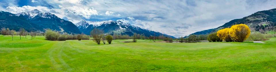 Golf course in mountains Foto stock