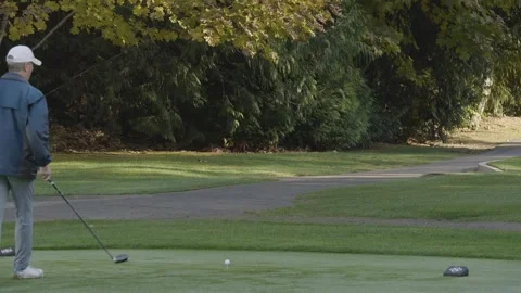 Golf. Hitting ball from a tee (variant). 스톡 동영상 142597960