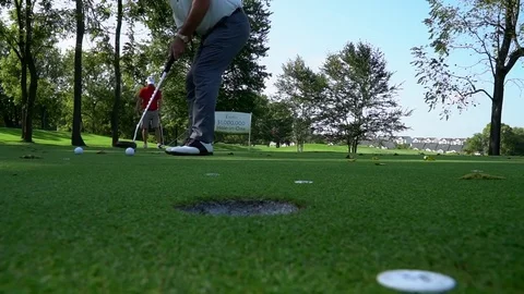 Golf Put into Hole Vídeo Stock 84708728