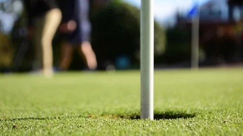 Golf Putt just Missing Hole Vídeos de archivo 120844569