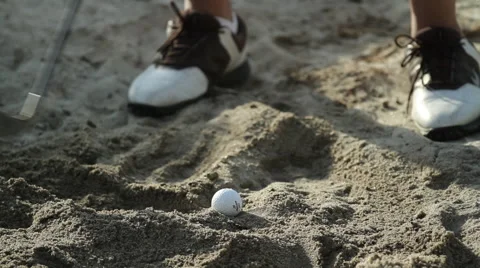 Golfball in Sand 库存影片 62208101