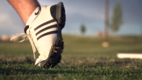 Golfer Feet while hitting drive 動画素材 91510062