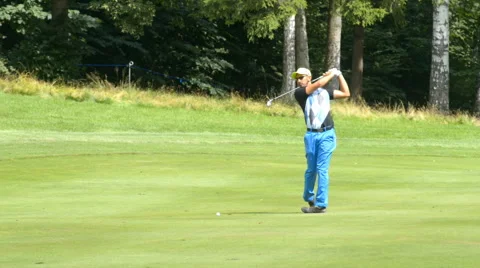 Golfer hits the ball Video stock 40649713