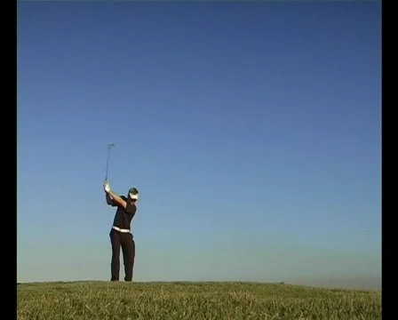 Golfer isolated on hilltop Video stock 455117