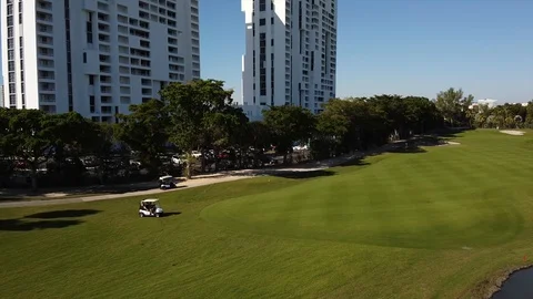 Golfer preparing for the par shot Stock-Footage 121237549