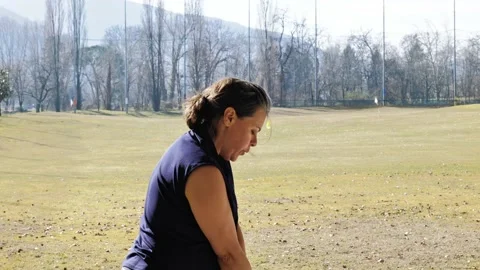 Golfer Training Golf Swing in Driving Range in a Sunny Day Stockbeeldmateriaal 191936431