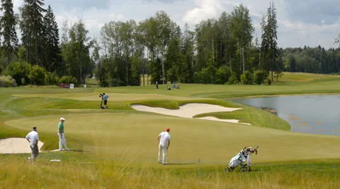 Golfers on the course 스톡 동영상 40467021
