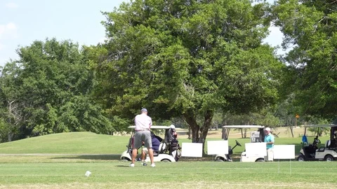 Golfers on tee box Video stock 108591243