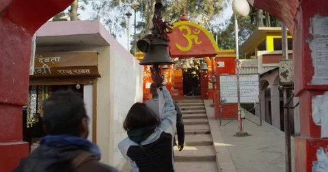 Golu Devta Temple, a temple deep in the himalayan mountain range Vídeo Stock 73006216