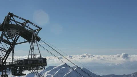 Gondola heading down mountain Video stock 21652296