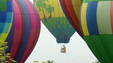 Gondola Through Balloons Vidéo 58669824
