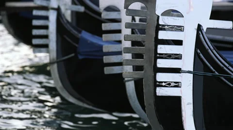 Gondolas Float in the Grand Canal in Venice, Italy 4K Stock Video Footage Vidéo 46347660