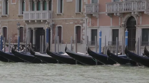 Gondolas in Vencice from water Vídeos de archivo 191044134